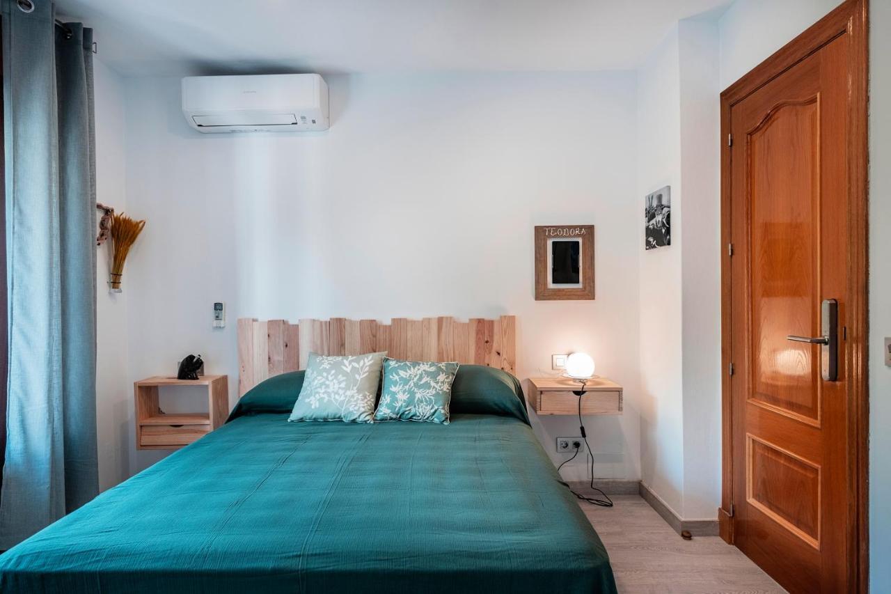 Bed and Breakfast Tadawn Literary Coliving Estepona Exterior foto